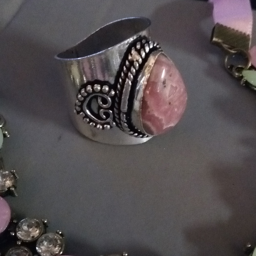 Jewelry - Picture 3 of 7
